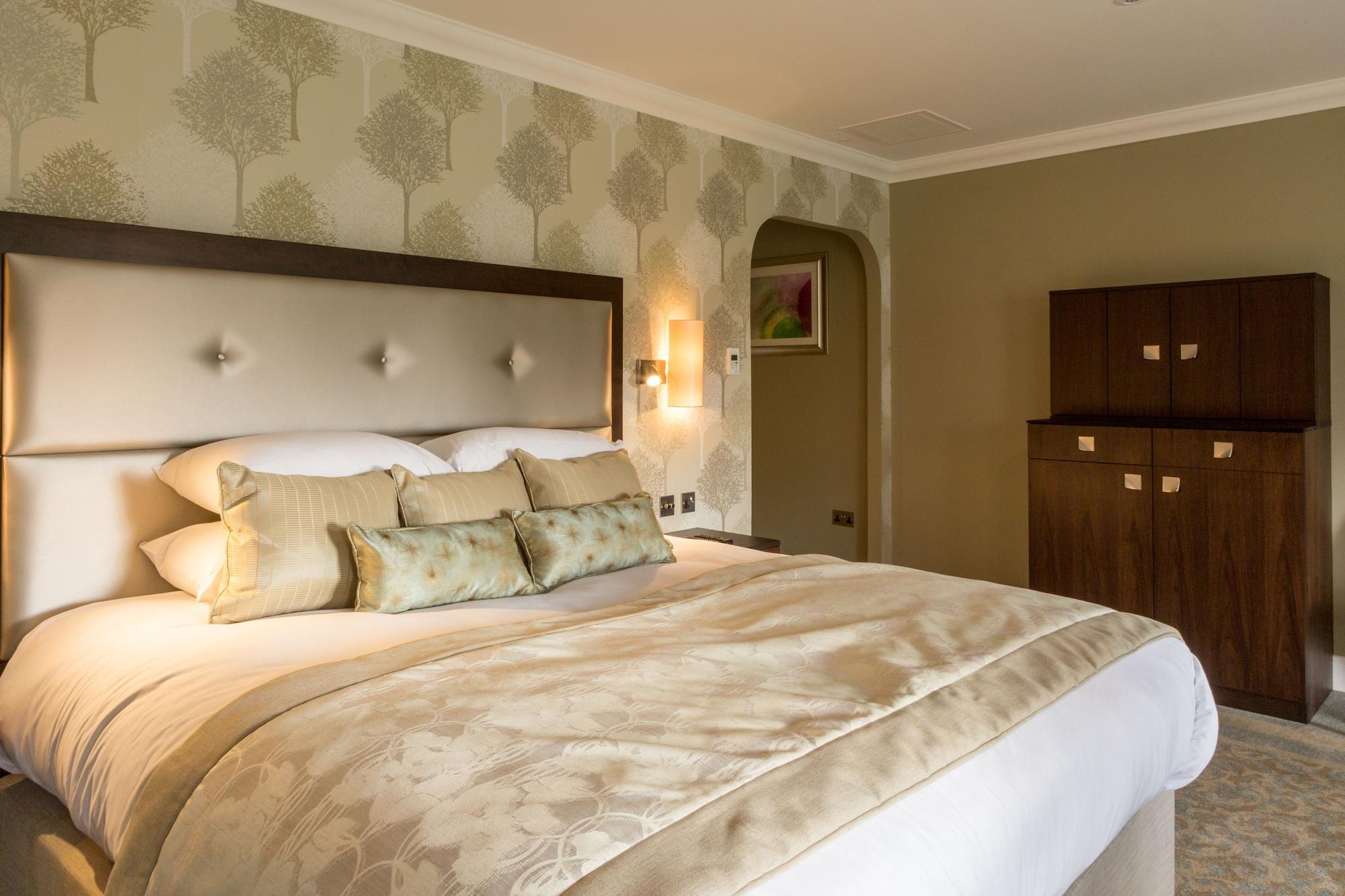 Oakley Hall Hotel Basingstoke Buitenkant foto