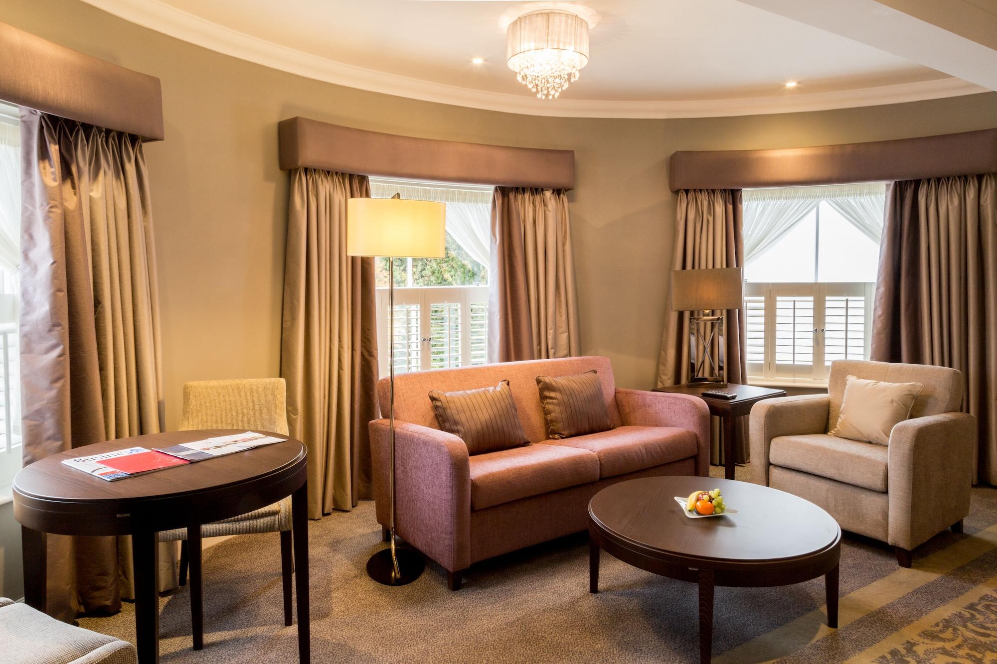 Oakley Hall Hotel Basingstoke Buitenkant foto
