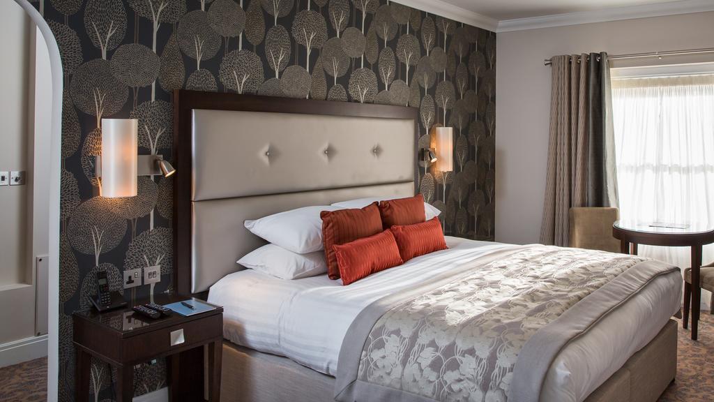 Oakley Hall Hotel Basingstoke Buitenkant foto