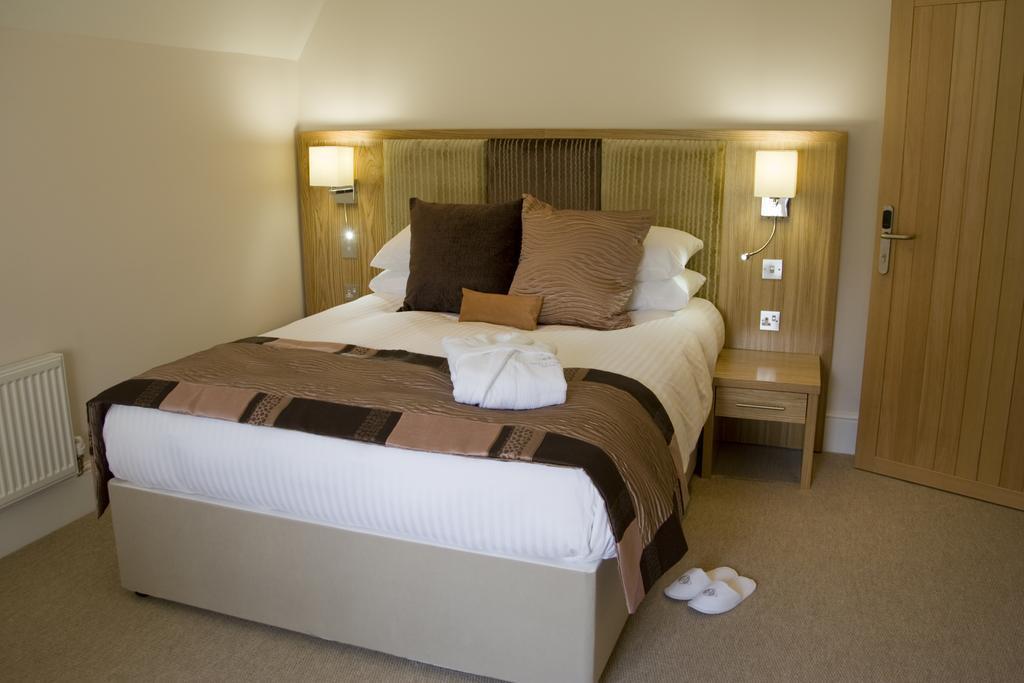 Oakley Hall Hotel Basingstoke Buitenkant foto