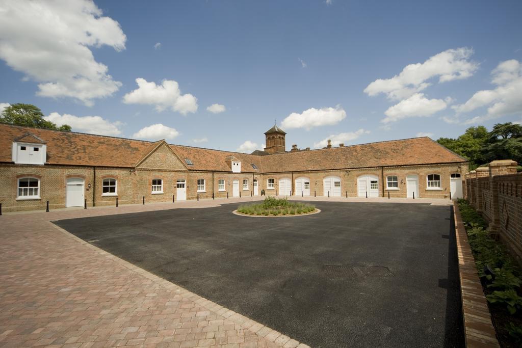 Oakley Hall Hotel Basingstoke Buitenkant foto