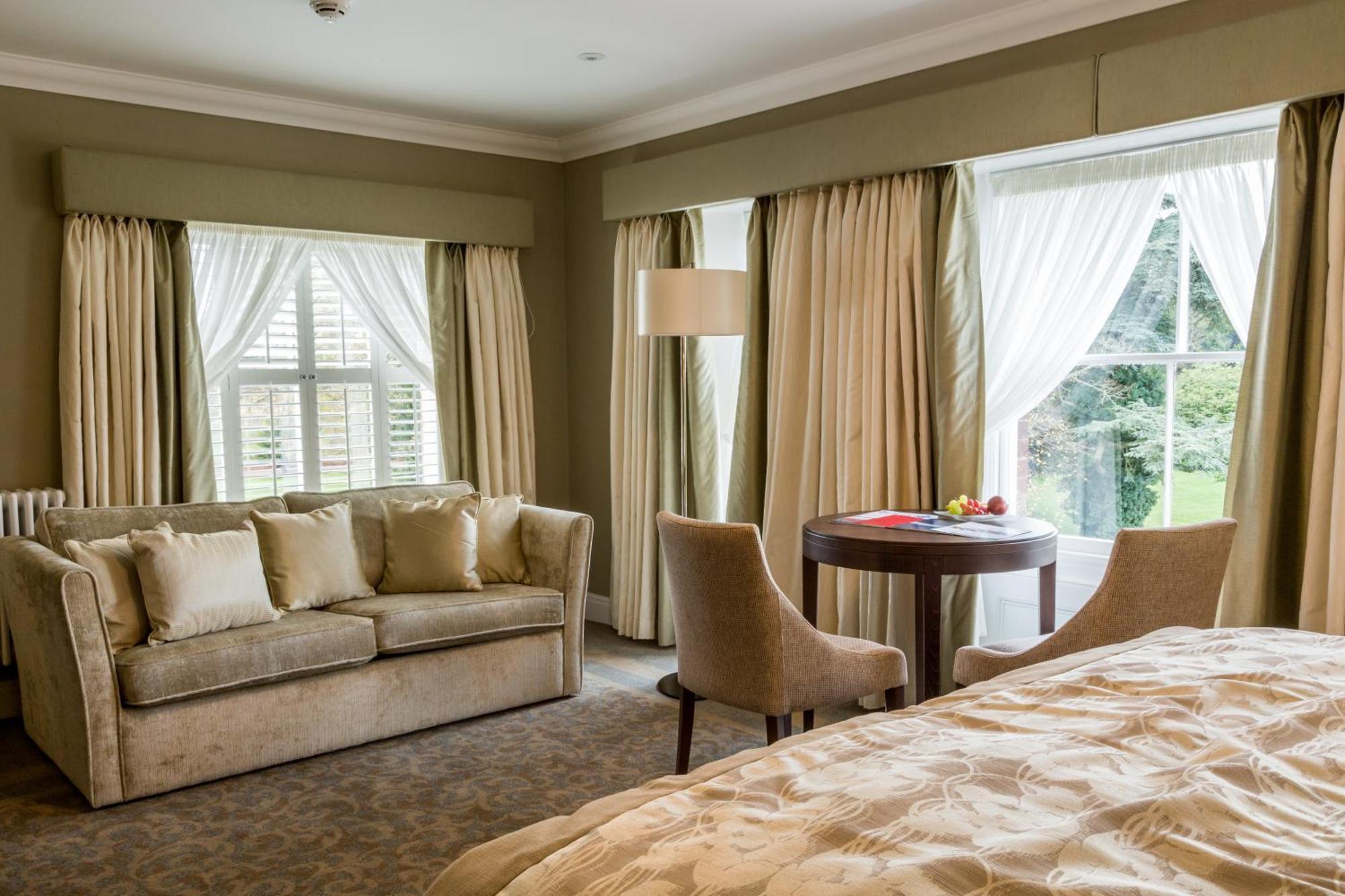 Oakley Hall Hotel Basingstoke Buitenkant foto