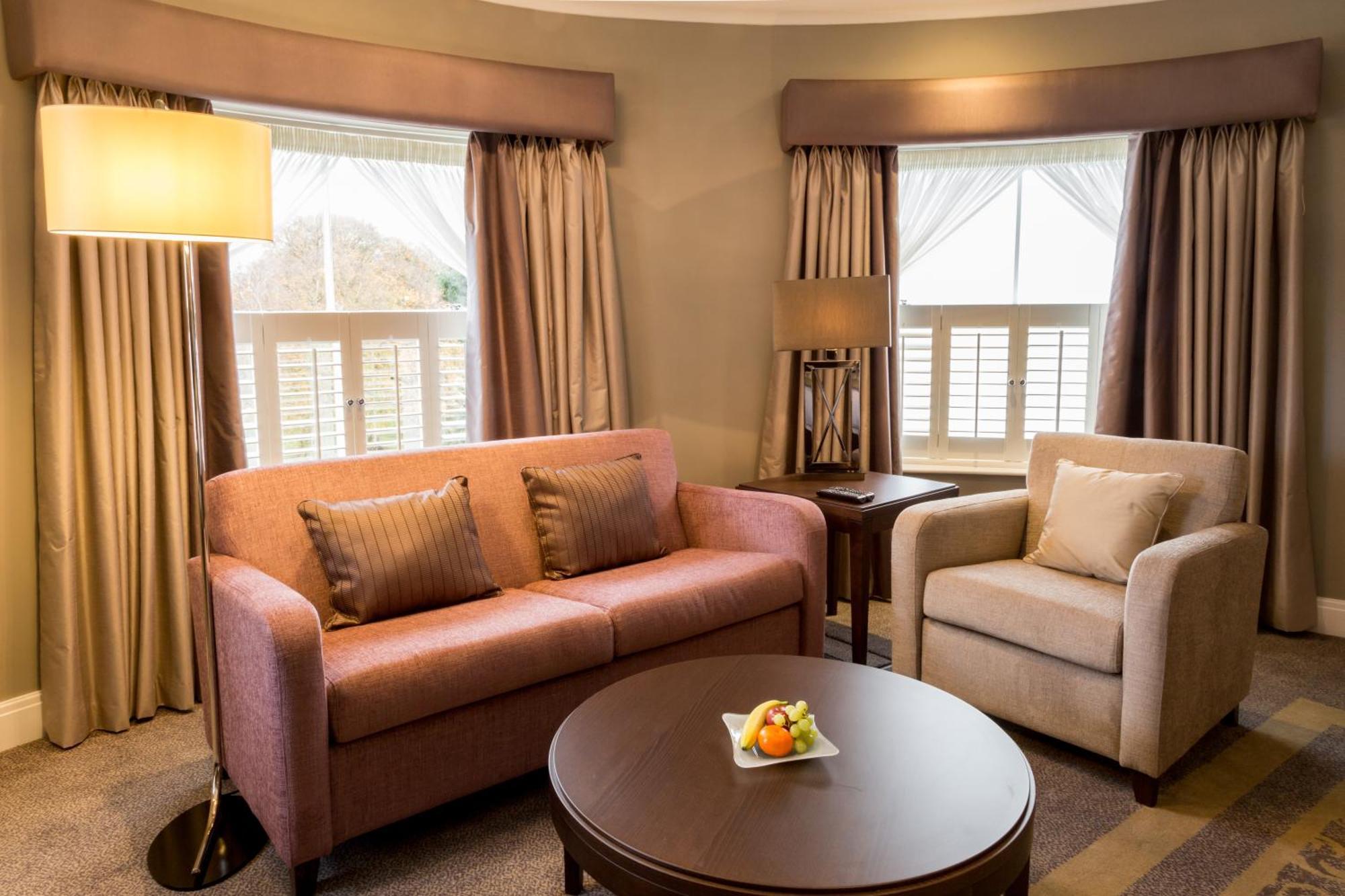 Oakley Hall Hotel Basingstoke Buitenkant foto