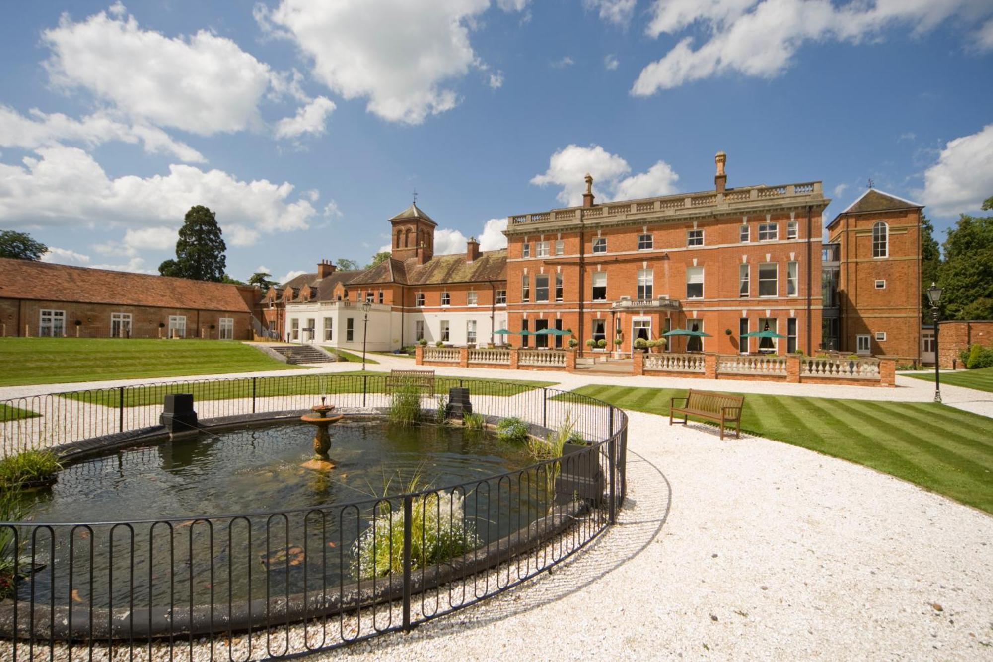 Oakley Hall Hotel Basingstoke Buitenkant foto