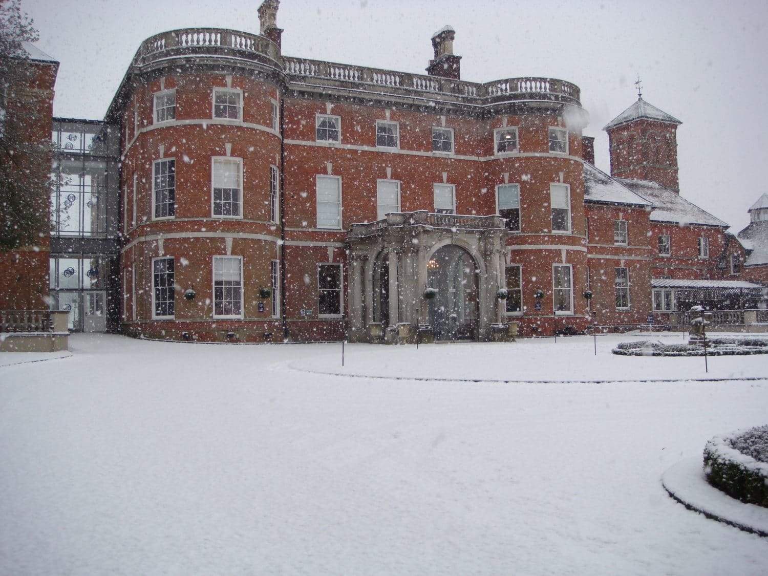 Oakley Hall Hotel Basingstoke Buitenkant foto