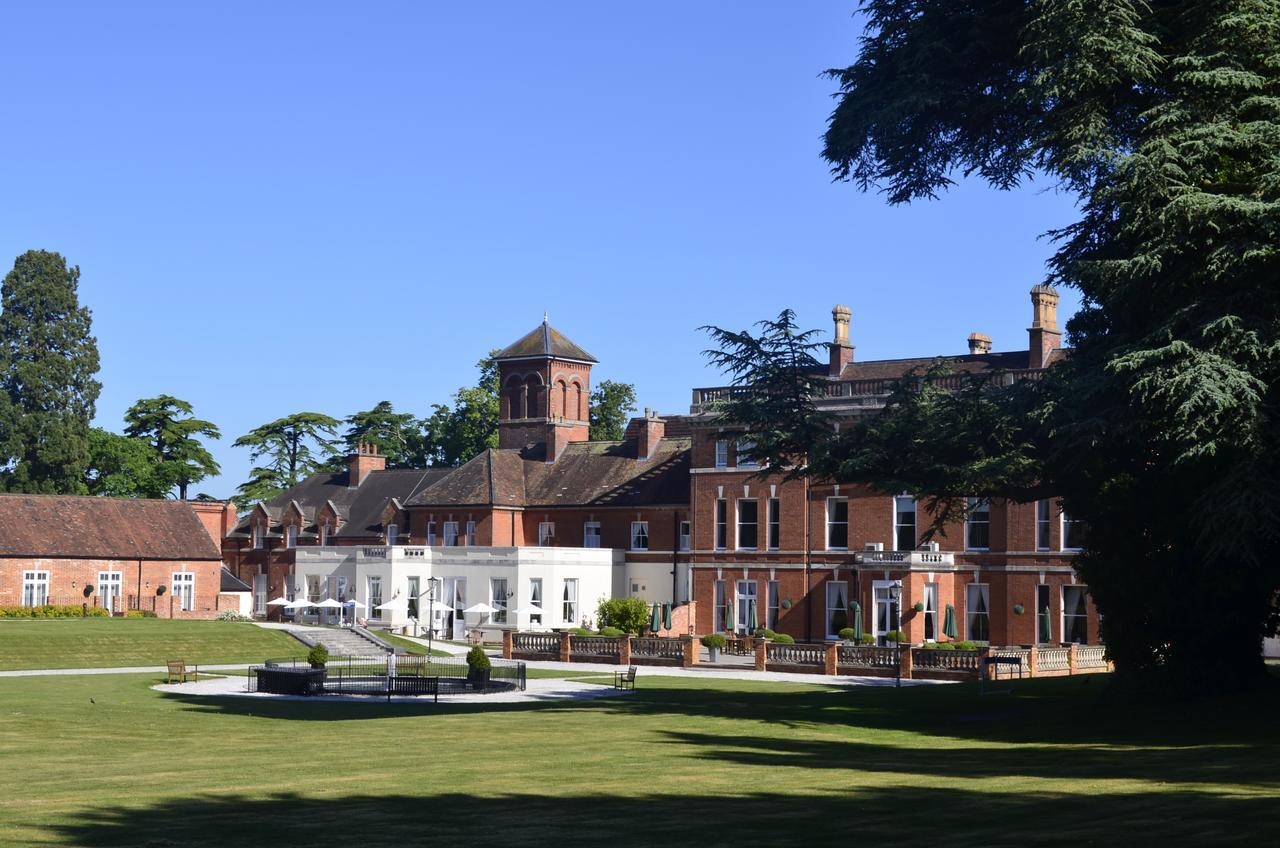 Oakley Hall Hotel Basingstoke Buitenkant foto