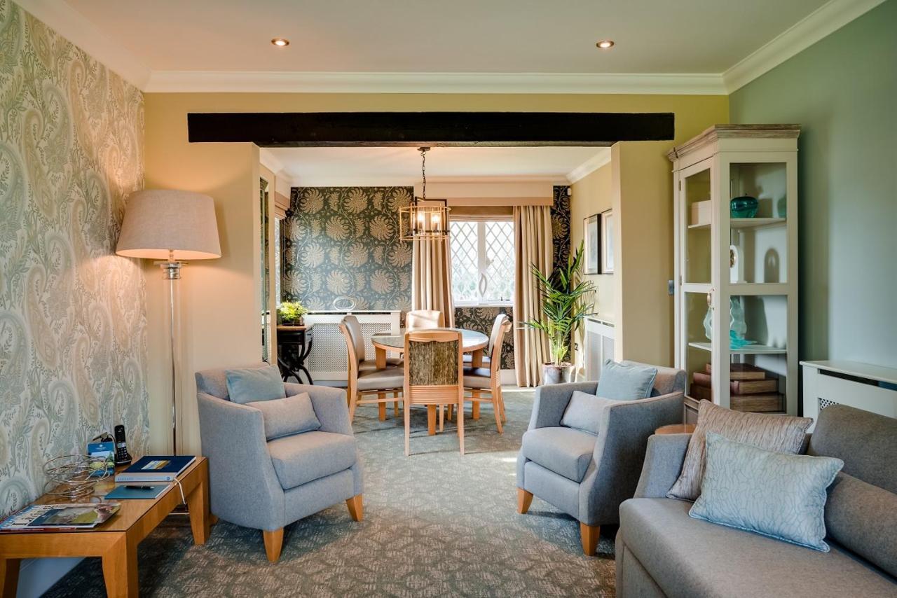 Oakley Hall Hotel Basingstoke Buitenkant foto