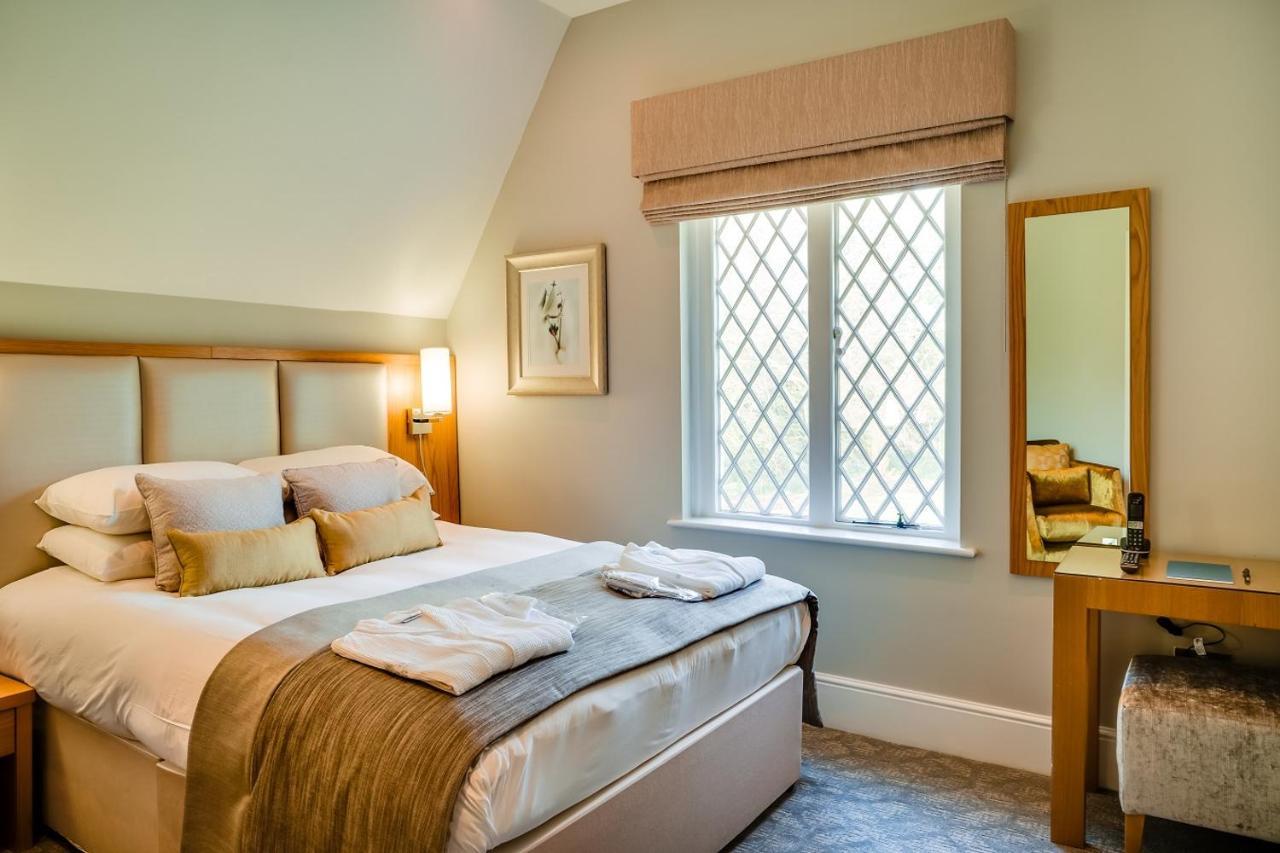 Oakley Hall Hotel Basingstoke Buitenkant foto